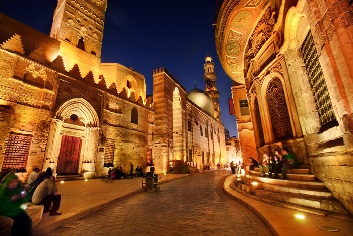رحلة القاهرة الفاطمية - جولة يومية في القاهرة الإسلامية