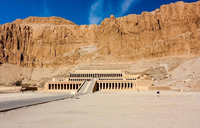 Tour della Valle delle Regine, Tempio di Habu, Tombe dei Nobili e Tombe degli Operai