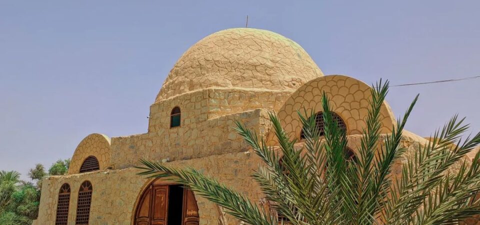 White Desert and Bahariya Oasis Safari